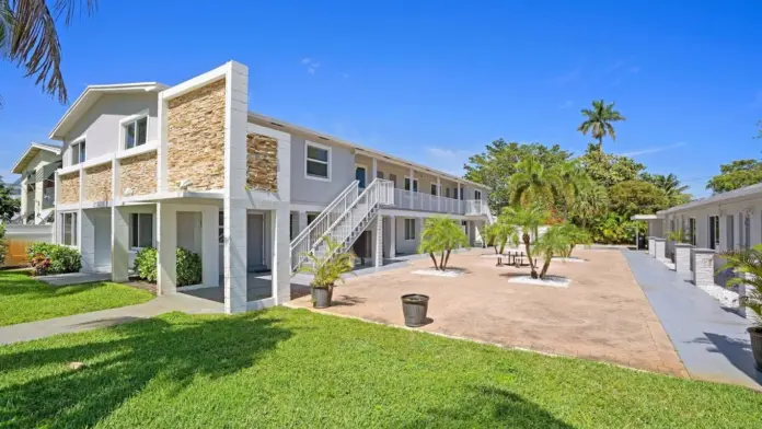 The facilities at Renaissance Recovery Center in Lake Worth, FL 5